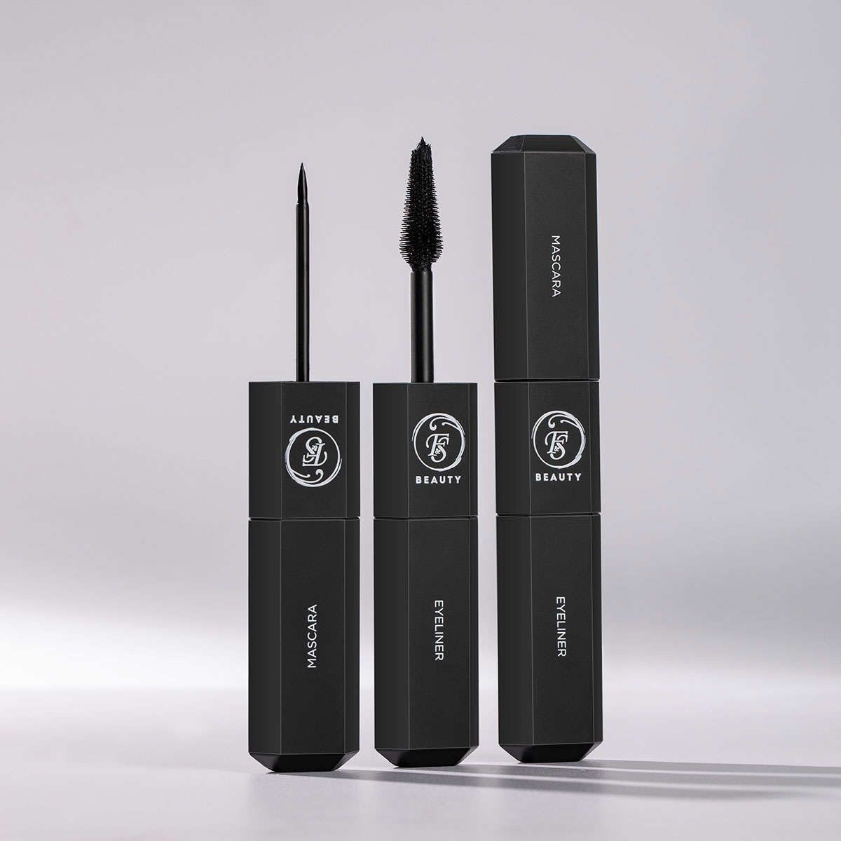 Mascara + eye-liner 